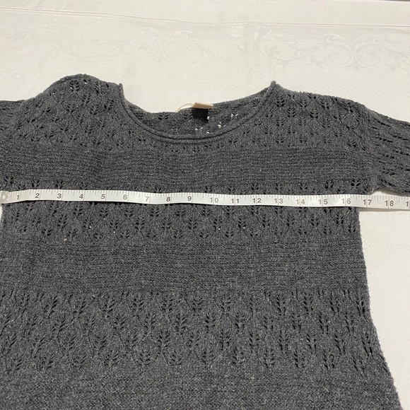 DKNY Jeans Long Sleeve Gray Crochet Sweater Women's Size Small - Picture 4 of 8